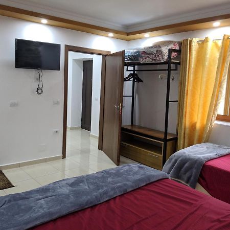 Guesthouse Alvi Permet Luaran gambar